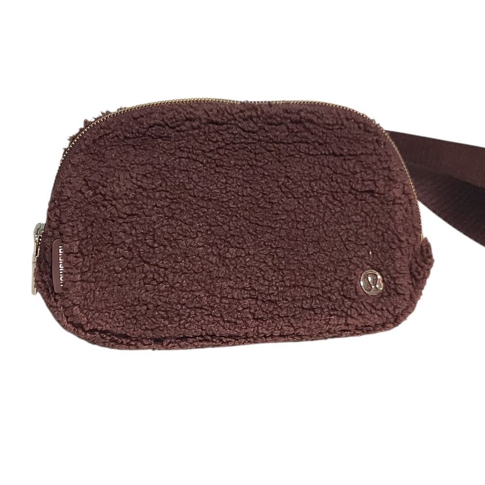 Lululemon Everywhere Belt Bag 1L Sherpa Brown Gold Hardware